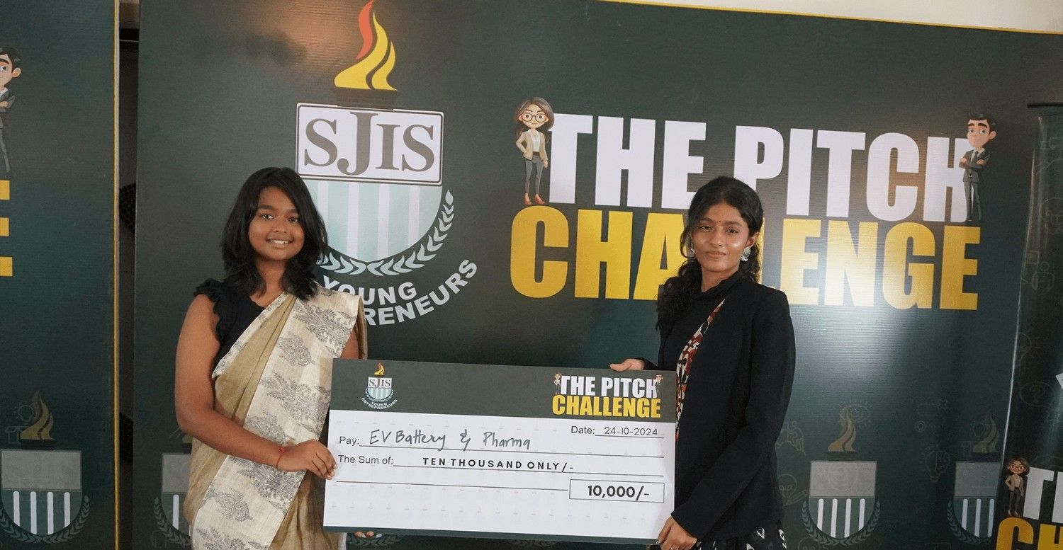 THE-PITCH-CHALLENGE-2nd-Runners-Up-Girls-mi